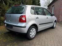 Gebraucht VW Polo 63 PS (46 kW) 2002 Silber Kleinwagen