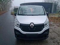 Gebraucht Renault Trafic 116 PS (85 kW) 2016 Silber Van / Kleinbus