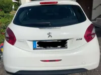 Gebraucht Peugeot 208 Active 82 PS (60 kW) 2013 Weiß Kleinwagen