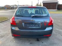 Gebraucht Kia Ceed Edition 7 90 PS (66 kW) 2012 Grau Kleinwagen