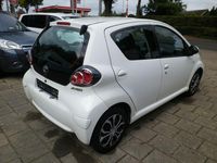 Gebraucht Toyota Aygo 68 PS (50 kW) 2014 Weiß Kleinwagen