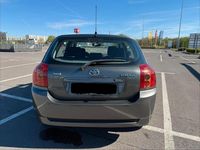 Używany Toyota Corolla 110 KM (80 kW) 2005 Szary Hatchback