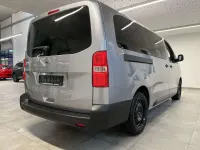 Neu Opel Vivaro-e Combi 179 PS (131 kW) 2026 Kontrast grau Van / Kleinbus
