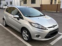 Gebraucht Ford Fiesta 82 PS (60 kW) 2011 Silber Kleinwagen