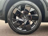 Neu Volvo XC40 Plus 163 PS (119 kW) 2025 Schwarz SUV