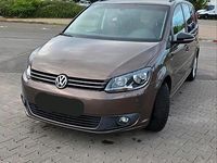 Gebraucht VW Touran Edition 140 PS (102 kW) 2012 Braun Van / Kleinbus