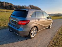 Gebraucht Mercedes B200 136 PS (100 kW) 2016 Grau Van / Kleinbus