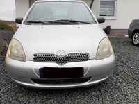 Gebraucht Toyota Yaris 88 PS (64 kW) 2001 Silber Kleinwagen