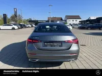 Gebraucht Mercedes 200 Avantgarde 163 PS (119 kW) 2024 Lack selenitgrau (metallic) Limousine