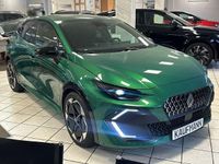 Neu Renault Clio V Techno 158 PS (116 kW) 2026 Gruen Limousine