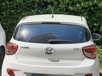 Gebraucht Hyundai i10 Passion 87 PS (63 kW) 2016 Weiß Kleinwagen