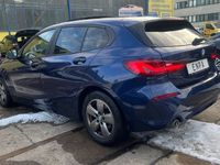 gebraucht BMW 118 i ADVANTAGE SPORT LINE|LED|PANO|SHZ|NAVI