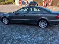 Gebraucht Mercedes E220 170 PS (125 kW) 2007 Grau Limousine