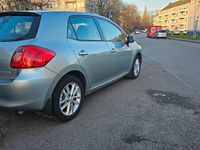 Gebraucht Toyota Auris 124 PS (91 kW) 2009 Grün Kleinwagen