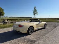 Gebraucht Bentley Continental GT Convertible 549 PS (403 kW) 2024 Magnolia pearlscent Cabrio