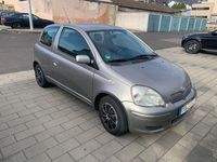 Gebraucht Toyota Yaris Sol 65 PS (47 kW) 2004 Silber Limousine