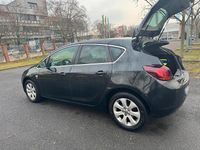 Gebraucht Opel Astra 122 PS (89 kW) 2012 Schwarz Limousine