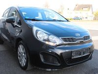 Gebraucht Kia Rio Edition 7 86 PS (63 kW) 2012 Schwarz Limousine