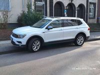 gebraucht VW Tiguan Allspace Highline TDI 2.0 4M STHZ PANO 360Grad AHK Massages