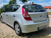 Gebraucht Hyundai i30 109 PS (80 kW) 2011 Silber Kombi