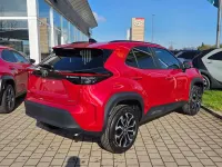 Neu Toyota Yaris Cross 131 PS (96 kW) 2026 Karminarot metallic SUV
