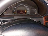 Gebraucht Mercedes 220 143 PS (105 kW) 2004 Limousine