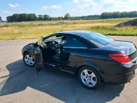 Gebraucht Opel Astra 105 PS (77 kW) 2009 Schwarz Cabrio