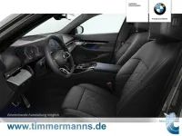 Gebraucht BMW 520 197 PS (144 kW) 2024 Sophistograu brillanteffekt (metallic) Limousine