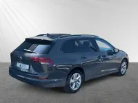 Gebraucht VW Golf VII Life 150 PS (110 kW) 2021 Delfingrau metallic Kleinwagen