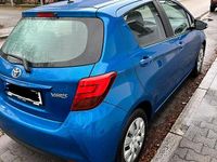 Gebraucht Toyota Yaris 99 PS (72 kW) 2015 Blau Kleinwagen