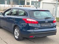 Occasion Ford Focus Ambiente 101 ch (74 kW) 2014 Bleue Break