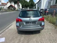 Gebraucht Opel Astra Edition 110 PS (80 kW) 2011 Silber Kombi