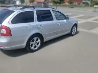 Gebraucht Skoda Octavia Family 105 PS (77 kW) 2011 Grau Kombi