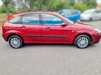 Gebraucht Ford Focus Trend 101 PS (74 kW) 2004 Rot Limousine