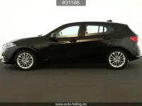 Gebraucht BMW 120 Advantage 190 PS (139 kW) 2023 Saphirschwarz metallic Kleinwagen