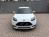 Gebraucht Ford Focus ST 250 PS (183 kW) 2013 Weiß Kombi