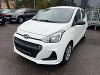 Gebraucht Hyundai i10 Basis 67 PS (49 kW) 2017 Weiß Kleinwagen