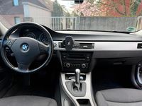 Gebraucht BMW 318 129 PS (94 kW) 2007 Silber Limousine