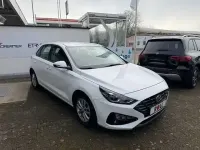 Gebraucht Hyundai i30 Select 120 PS (88 kW) 2021 Weiß Limousine