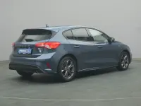 Gebraucht Ford Focus ST-Line 125 PS (91 kW) 2022 Chroma blau Limousine