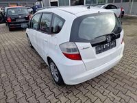 Gebraucht Honda Jazz Trend 90 PS (66 kW) 2011 Taffeta white Kleinwagen