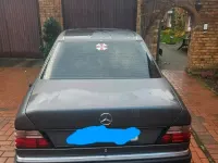 Gebraucht Mercedes E230 132 PS (97 kW) 1992 Limousine