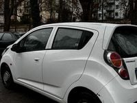 Gebraucht Chevrolet Spark 68 PS (50 kW) 2011 Weiß Kleinwagen