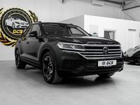 Gebraucht VW Touareg 231 PS (169 kW) 2024 Schwarz SUV