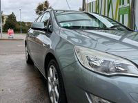 Gebraucht Opel Astra 110 PS (80 kW) 2011 Grau Kombi