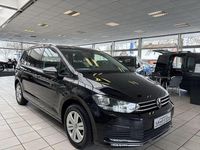 Gebraucht VW Touran Active 150 PS (110 kW) 2023 Schwarz metallic Van / Kleinbus