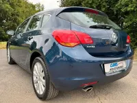 Gebraucht Opel Astra Cosmo 179 PS (131 kW) 2010 Blau Limousine