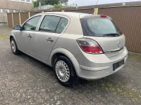 Gebraucht Opel Astra 90 PS (66 kW) 2009 Gold Limousine