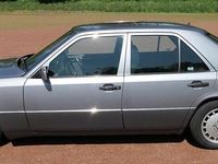 Second-hand Mercedes E300 220 CP (161 kW) 1990 Gri Berlinǎ