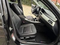 Gebraucht BMW 320 163 PS (119 kW) 2009 Schwarz Kombi